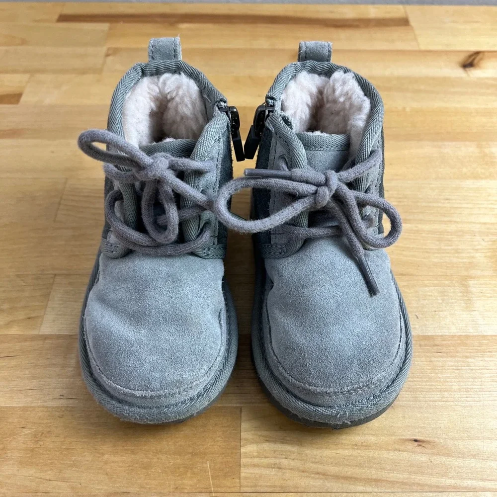 UGG Boots Neumel II Chukka Ankle Bootie Toddler Size 7 Grey‎ Suede Shearling Zip